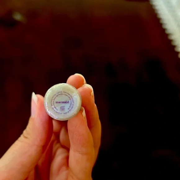 tarte Mermaid Holographic lipgloss - Picture 5 of 5